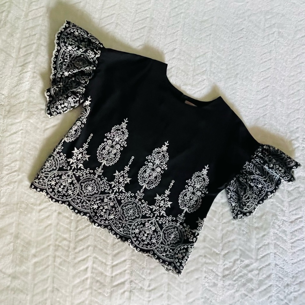 Wonderly Elegant Black and White Embroidered Women's Top (S)